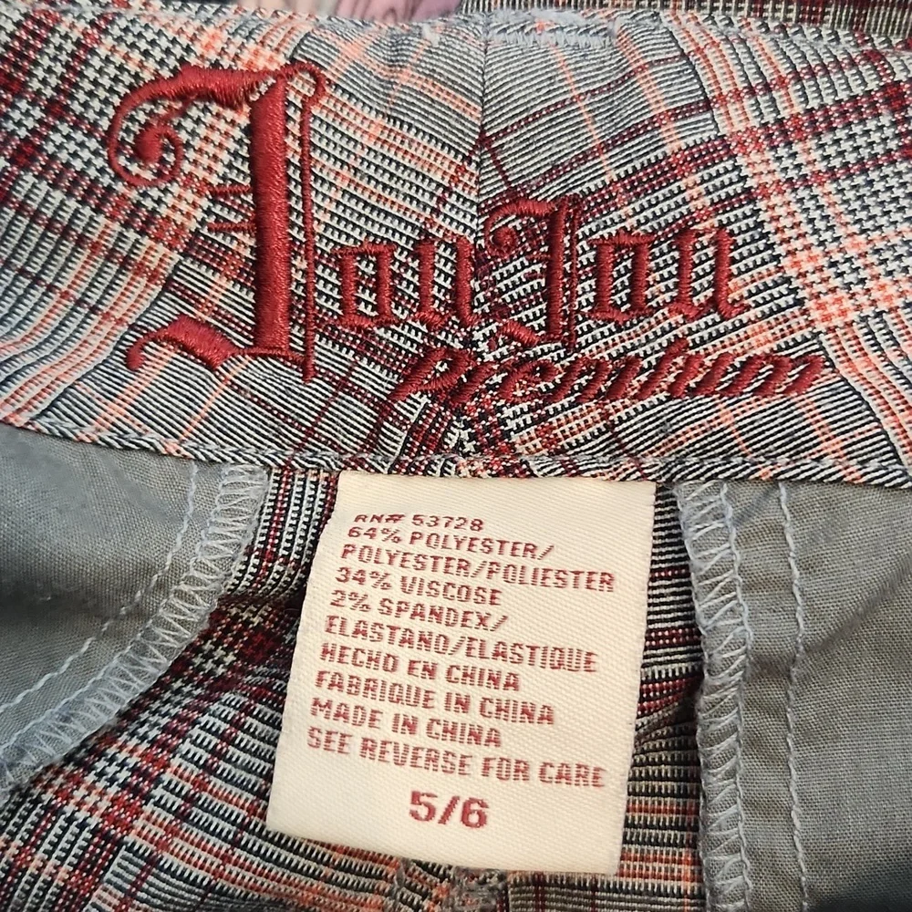 Jou Jou Premium Plaid Capri Pants - Picture 4 of 4